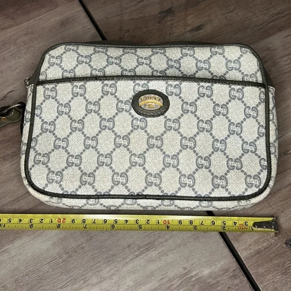 Gucci Plus Authentic Clutch/Wristlet EUC - Picture 2 of 13